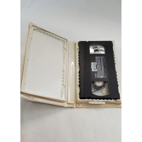 The Aristocats VHS Tape - Walt Disney Masterpiece - Picture 4 of 8